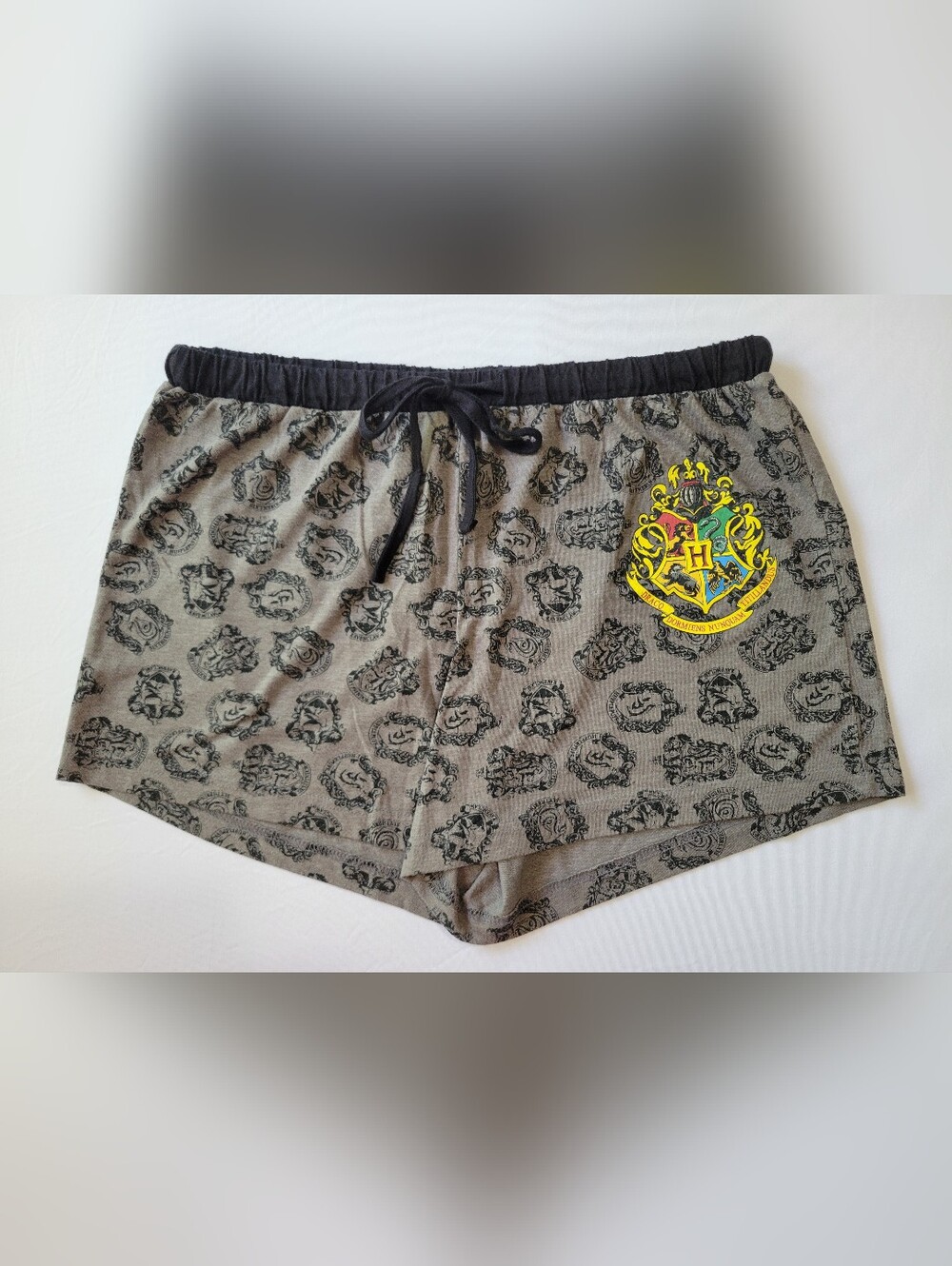 Harry Potter Hogwarts Crest Cozy Grey Pajama Shorts